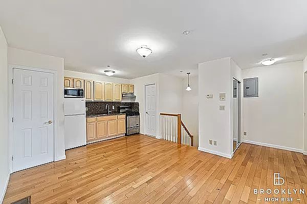 1st image of 59 Saint Marks Pl #1A
