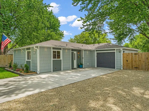 2421 Brook Ln, Manhattan, KS 66502