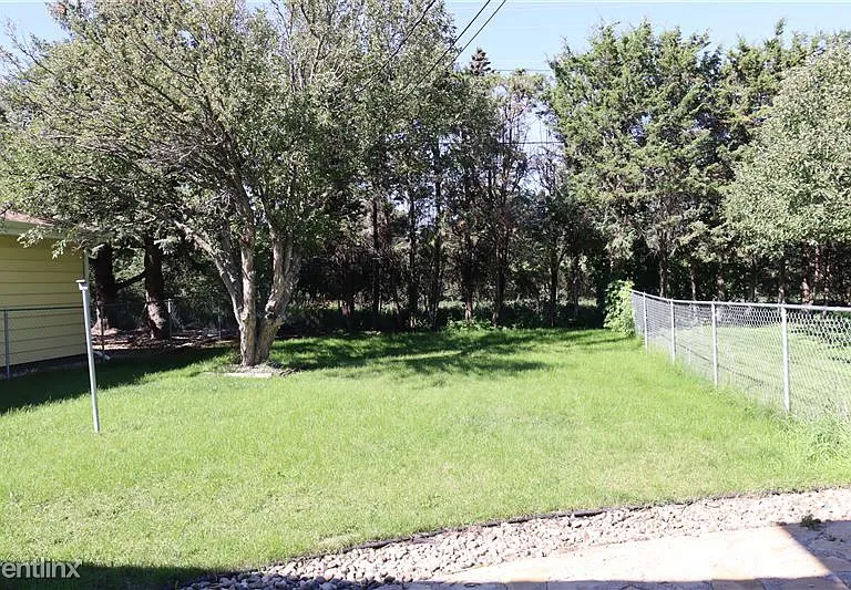 700 E Turnpike Ave — Photo 19