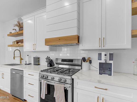 3rd image of 2046 N 11TH Street