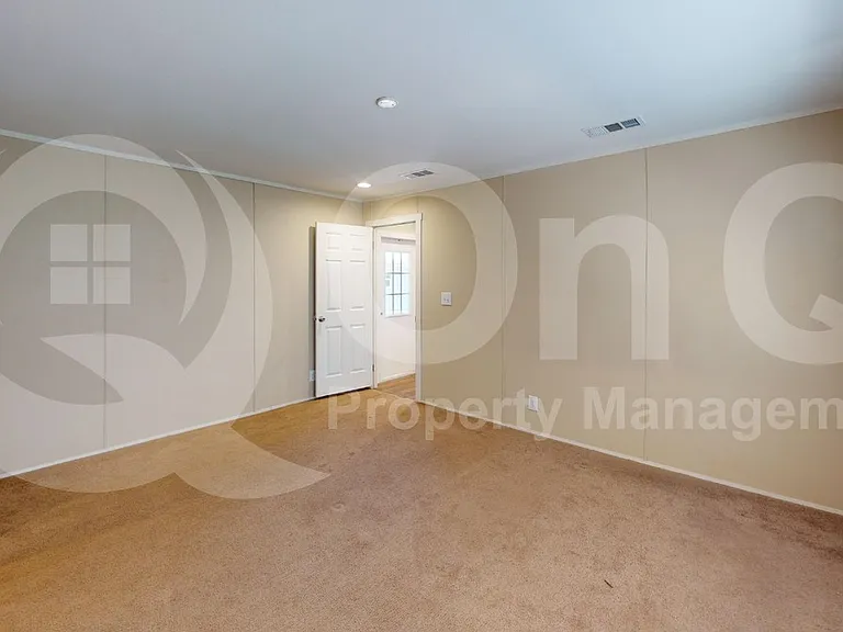 7415 Remington Rd — Photo 9