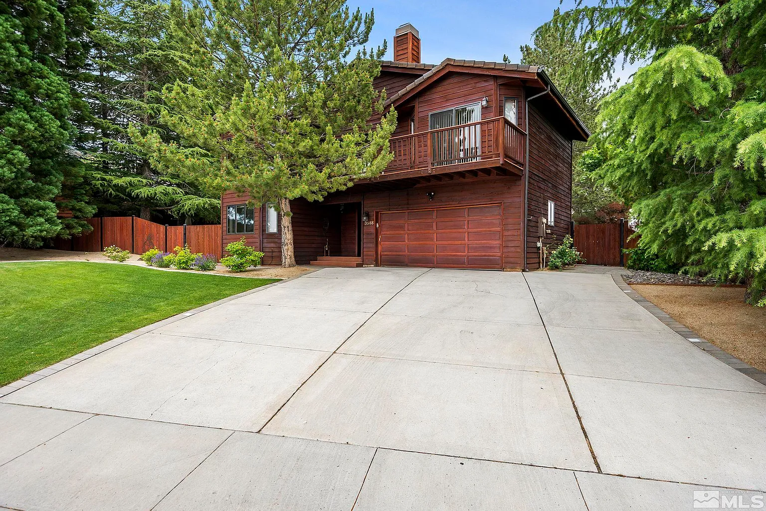 3588 Skyline View Dr photo 1