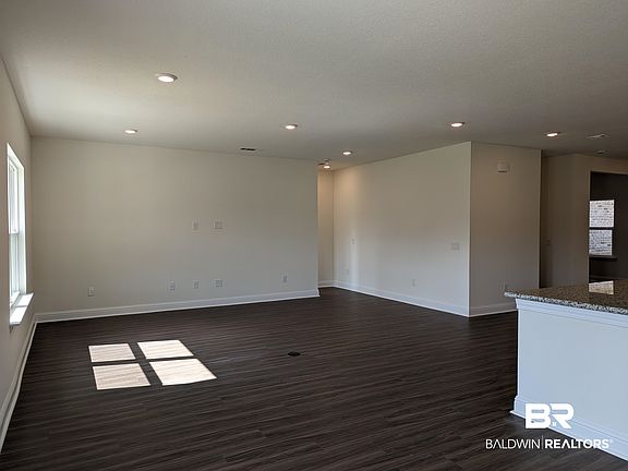 5th image of 1745 Franchir Ave