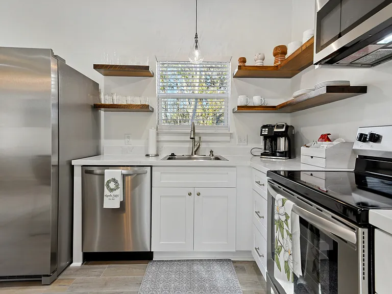 437 Webster St #C — Photo 5