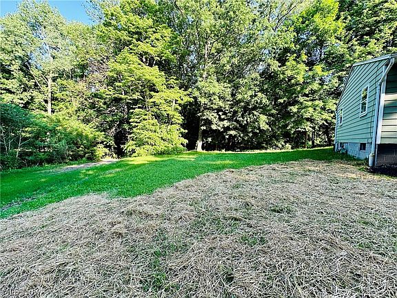 5th image of 1862 Piercy Dr