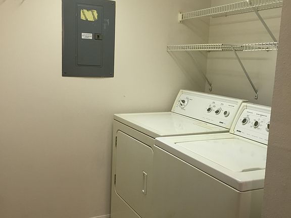 3rd image of 12135 Fox Chase Dr APT H1