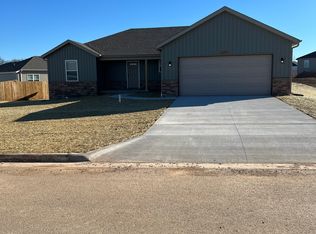 3398 W McCanse St, Springfield, MO 65803