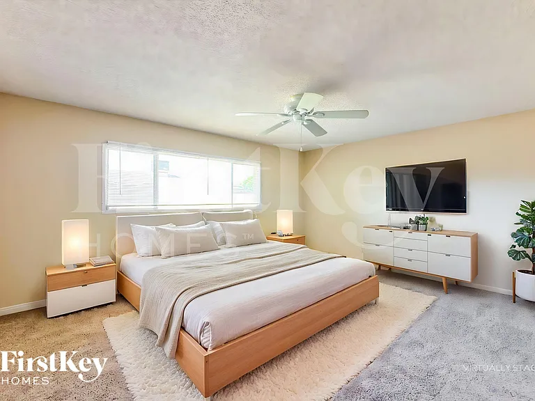 813 E Todd Dr — Photo 11