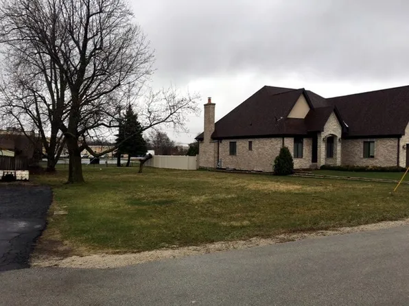 741 N 7th Ave, Addison, IL 60101