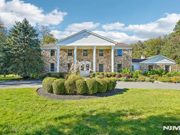 707 Calusa Trail, Franklin Lakes, NJ 07417