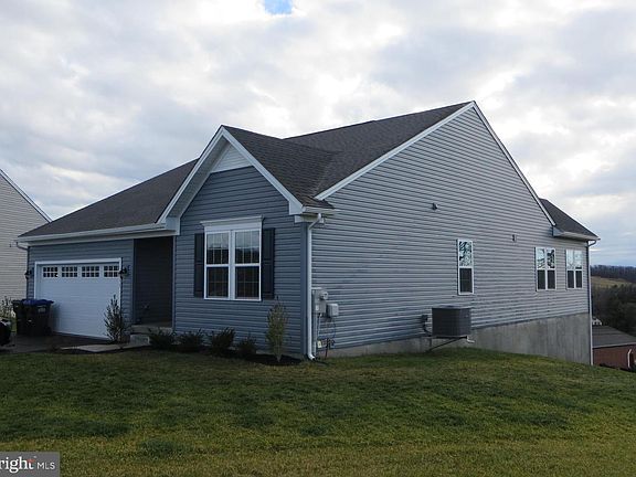 2nd image of 415 Courtland Rd