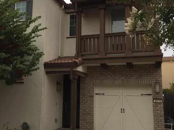 5010 Ocean Ln, Elk Grove, CA 95757