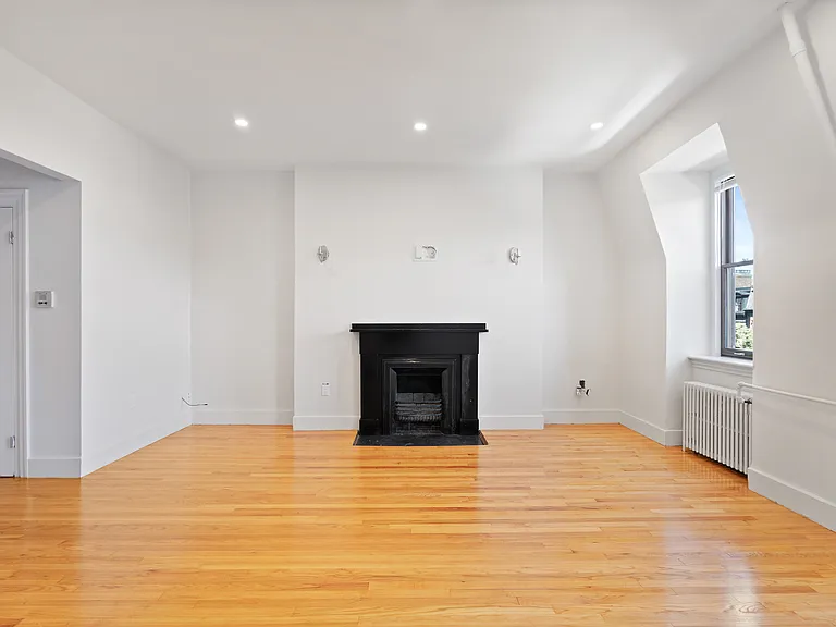 233 Beacon St #11 — Photo 3