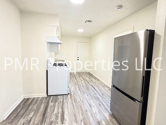 3rd image of 708 NW 34th St