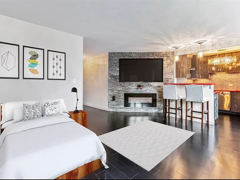 400 E Randolph St #1822 — Photo 16