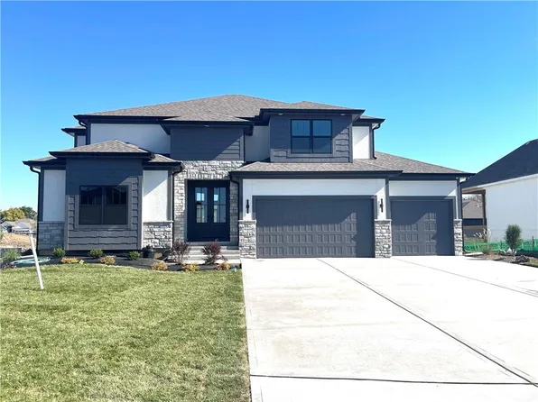 3137 SW Summit View Trl, Lees Summit, MO 64082