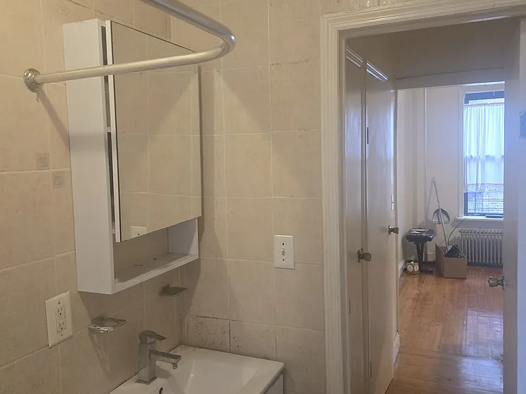 831 Madison St #4C — Photo 7