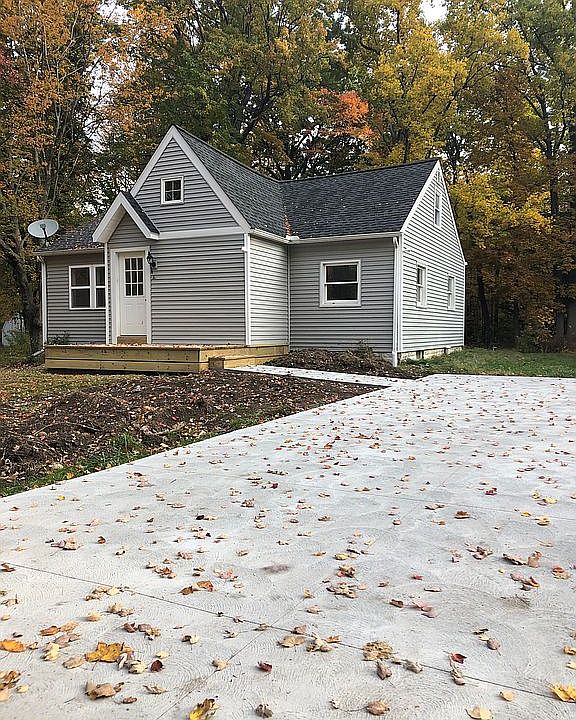 1st image of 3117 Spruce Dr