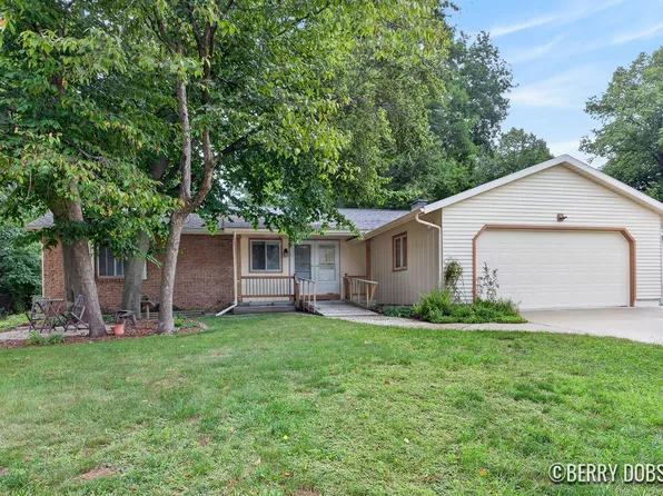 2217 Highlander Dr SE, Kentwood, MI 49508