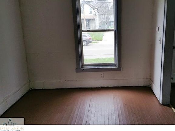 2nd image of 810 E Shiawassee St
