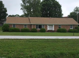 207 Brookhollow Ln, Archdale, NC 27263