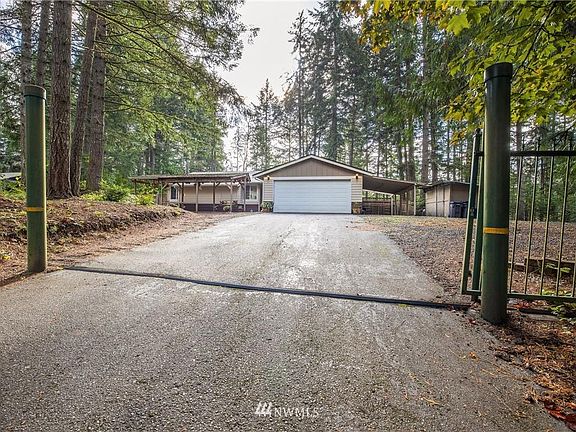 3rd image of 14624 Horseshoe Ave SW