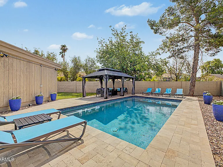 2445 S Catarina — Photo 45