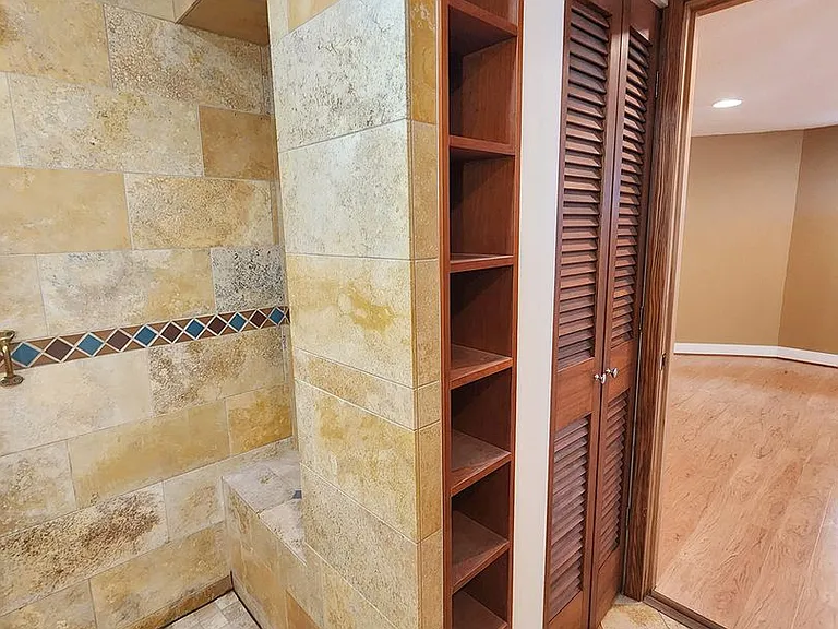 601 NW 22nd Ave — Photo 13