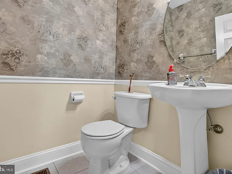 20 Carter Ln — Photo 14