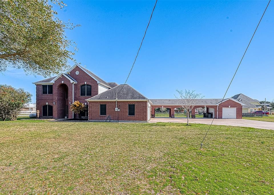 1st image of 214 Brazos Hill Ln
