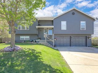 616 Laredo Ct, Raymore, MO 64083