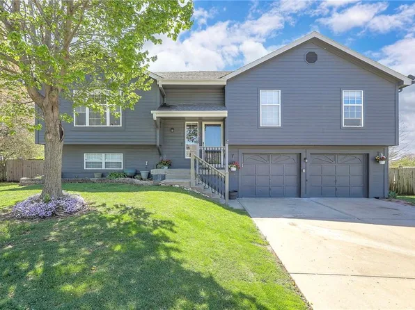 616 Laredo Ct, Raymore, MO 64083