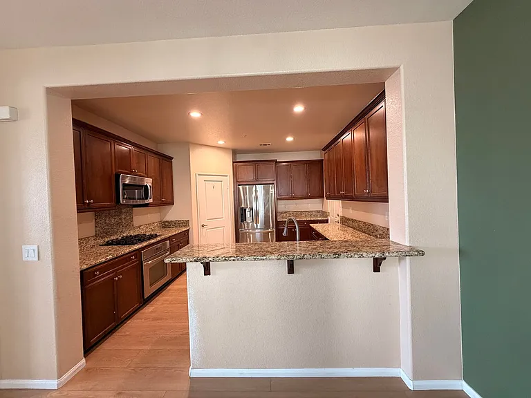 1729 Cripple Creek Dr #4 — Photo 4