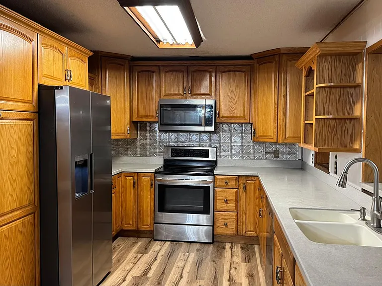 2565 Absher Rd — Photo 8