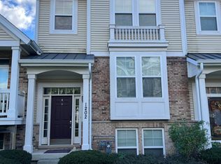 1202 Tuscany Dr, Streamwood, IL 60107