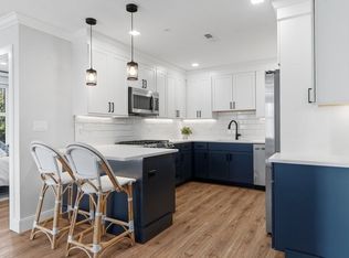 1721 Centre St Unit 304, Boston, MA 02132