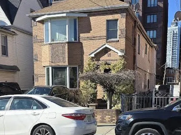 2660 E 21st St, Brooklyn, NY 11235