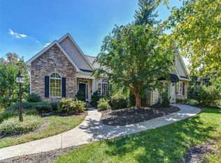 160 Old Chimney Rock Rd, Hendersonville, NC 28792