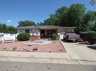 1213 S 6th St, Raton, NM 87740