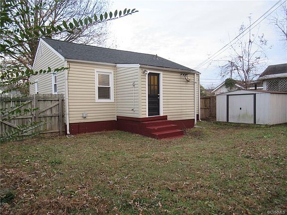 3rd image of 402 Memorial Ave