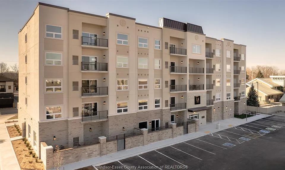 1740 Sprucewood Ave #207