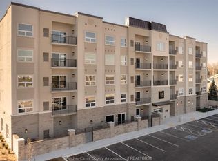 1740 Sprucewood Ave #204, Lasalle, ON N9J 1X6