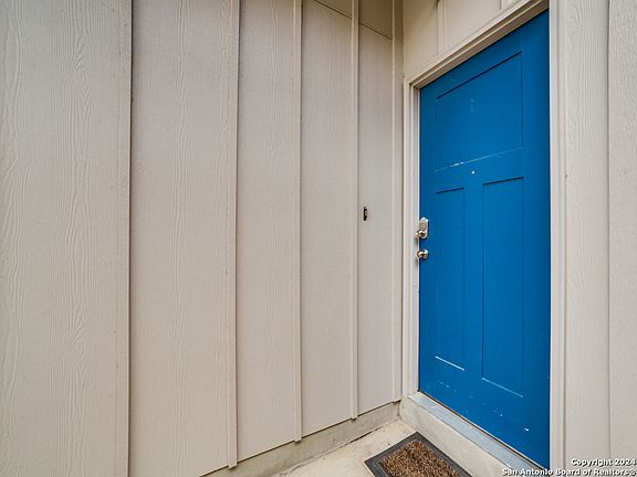 3rd image of 14838 MAVERICK AVE