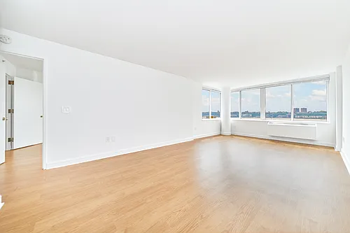 160 Riverside Blvd #16H Photo 1