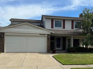 44460 Manitou Dr, Clinton Township, MI 48038
