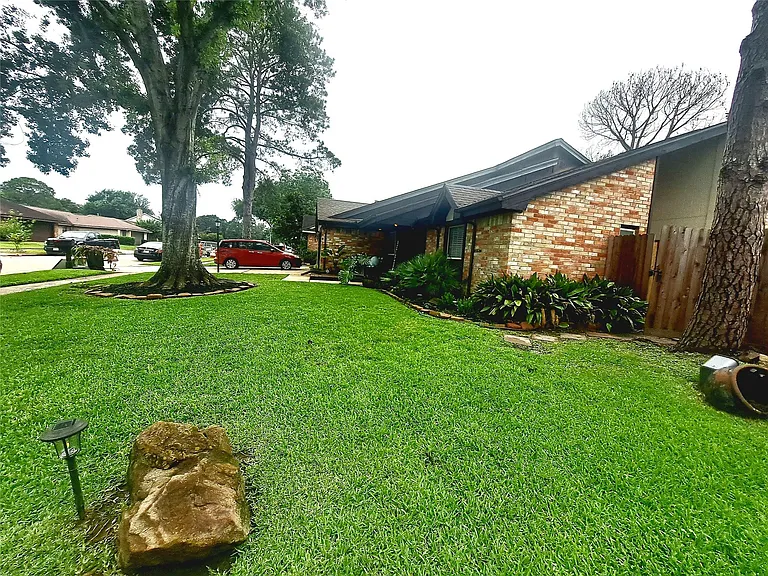 20010 Fort Bowie Ct — Photo 25