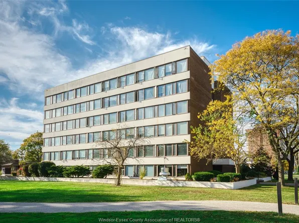 2144 Pelissier St #402, Windsor, ON N8X 1N4