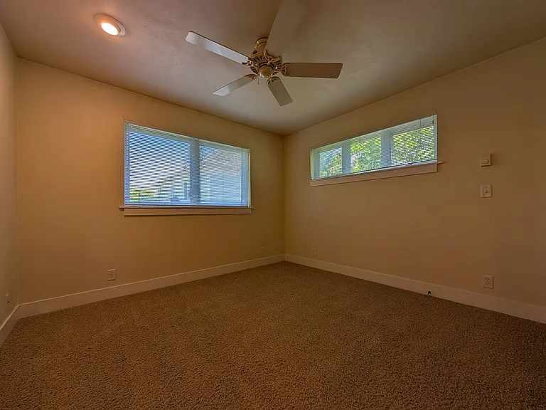 2474 Willamette Aly — Photo 11