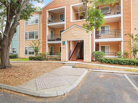 2nd image of 2601 SW Archer Rd APT 339