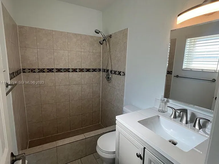 19420 Carolina Cir — Photo 11